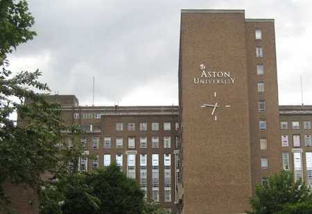 Mengenal Aston University: Ranking, Jurusan & Beasiswa
