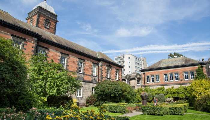 Belajar di University of Dundee, UK