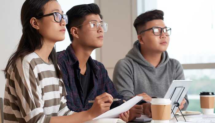 Apakah Kuliah di China Boleh Sambil Kerja? Emang Boleh!