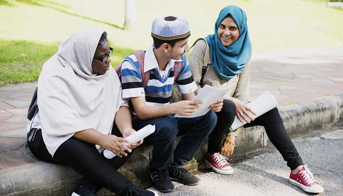 5 Tips Memulai Pertemanan Saat Kuliah di Luar Negeri