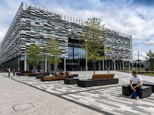 Kuliah di Salah Satu Universitas Terbesar di Inggris, Manchester Metropolitan University